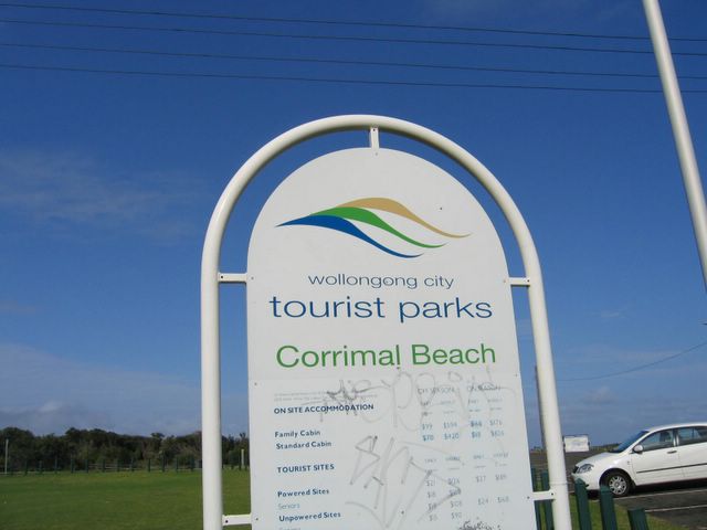 Corrimal Beach Tourist Park - Corrimal Beach: Corrimal Beach Tourist Park welcome sign