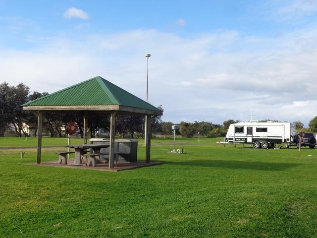 Corrimal Beach Tourist Park - Corrimal Beach: BBQ huts. BBQs were not cleaned when they had been used