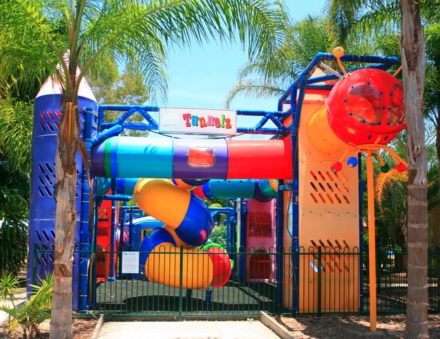Blue Dolphin Holiday Resort - Yamba: Playground for children.