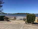 Blue Dolphin Holiday Resort - Yamba: Park is right next to the river 