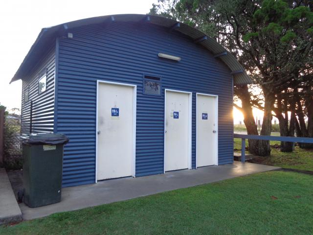 Calypso Holiday Park - Yamba: Toilets only at one end of park