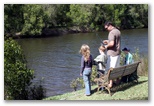 Yamba Waters Holiday Park - Yamba: Fishing by the river