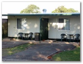 Yarraman Caravan Park - Yarraman: Budget cabin accommodation