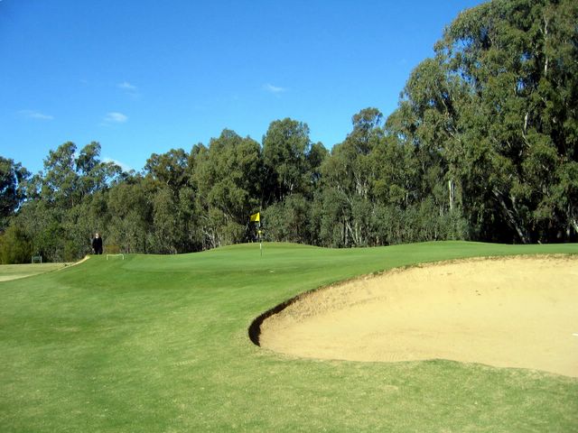 Yarrawonga & Border Golf Club - Mulwala: Green on Hole 8