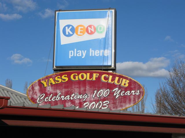 Yass Golf Course - Yass: Yass Golf Club welcome sign