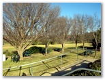 Yass Golf Course - Yass: Picnic area at the entrance to Yass Golf Course