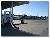 Yass Roadhouse and Service Centre - Yass: Lots of space available around the truck refuelling area