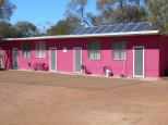 Artesian Waters Caravan Park - Yowah Opal Field: motel rooms